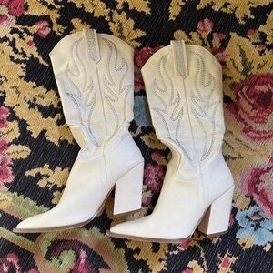 Elegant Cream Western Boots